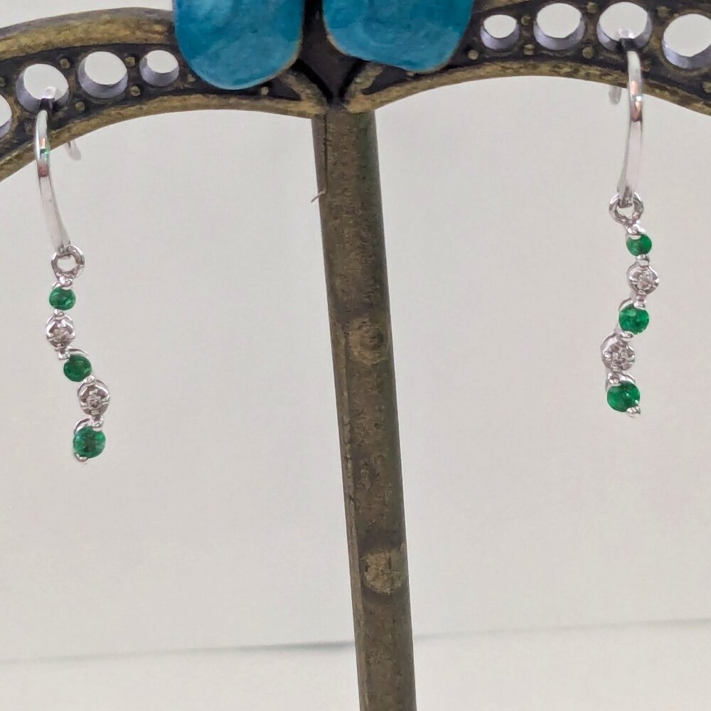 FD 10KT GOLD Diamond Chip Green Spinel Dangle Dainty Pierced Earrings